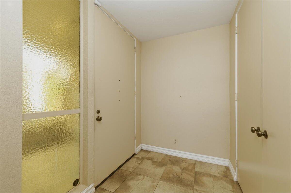 72795 Somera Road Palm Desert, CA 92260 - Photo 8 of 47 14-Entry