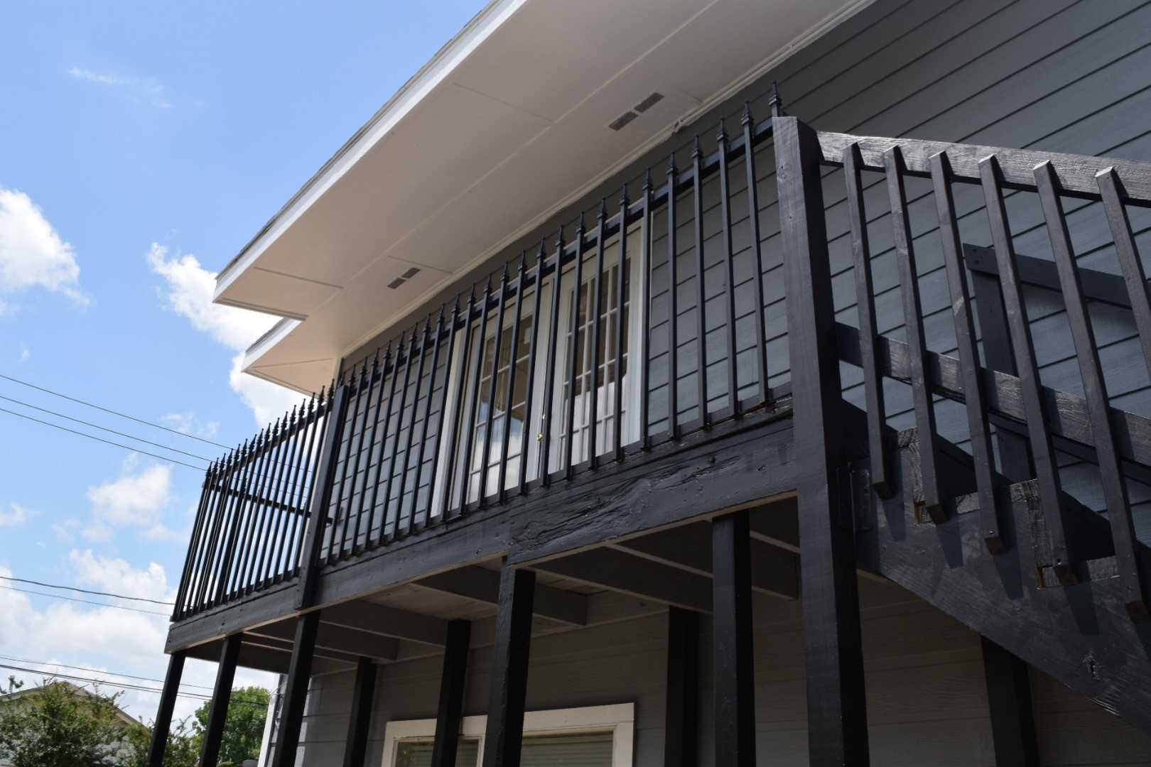 7715 Glover Street Houston, TX 77012 - Photo 3 of 8 a view of entryway