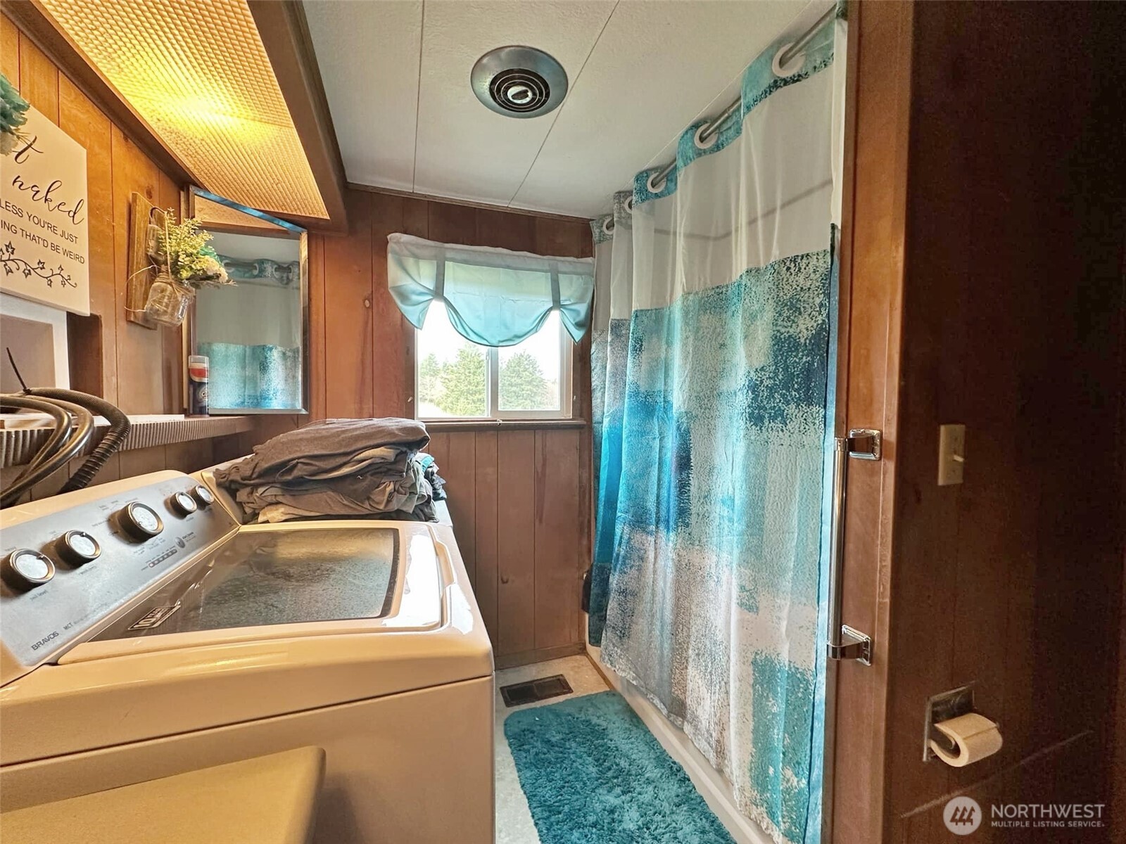 338 Berry Road Chehalis, WA 98532 - Photo 11 of 11 a utility room with dryer and washer