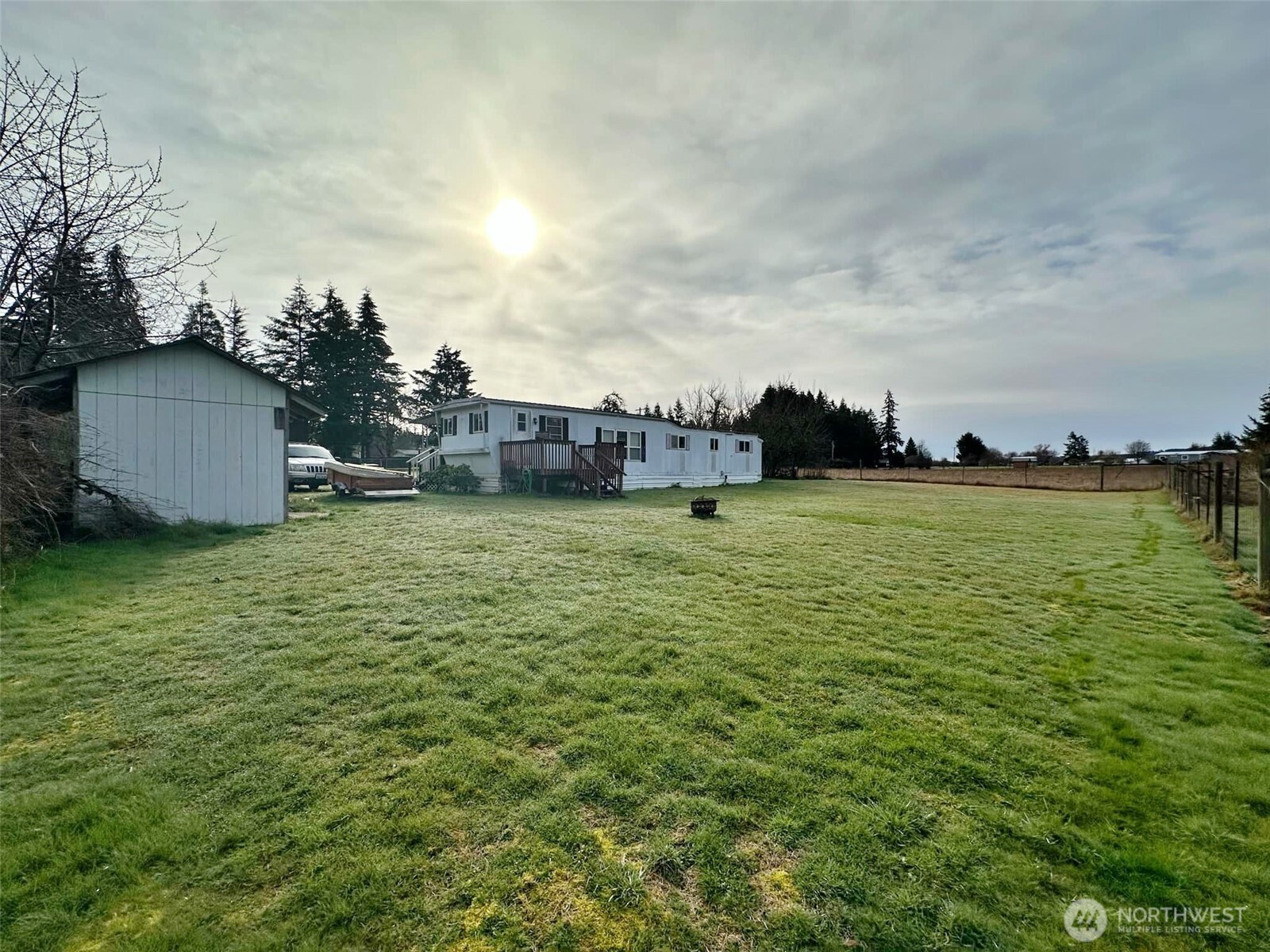 338 Berry Road Chehalis, WA 98532 - Photo 6 of 11 a view of a ocean with houses