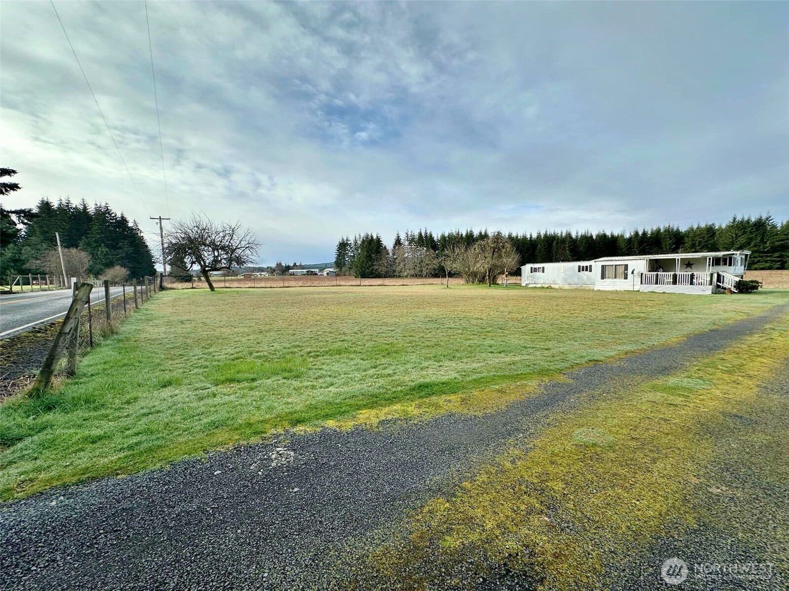 338 Berry Road Chehalis, WA 98532 - Photo 7 of 11 a view of an ocean