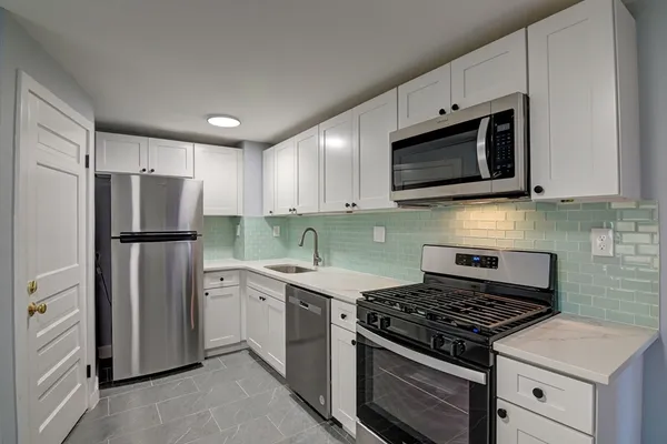 $2,450 | 23 Langley Circle, Unit 2, Quincy, MA 02170