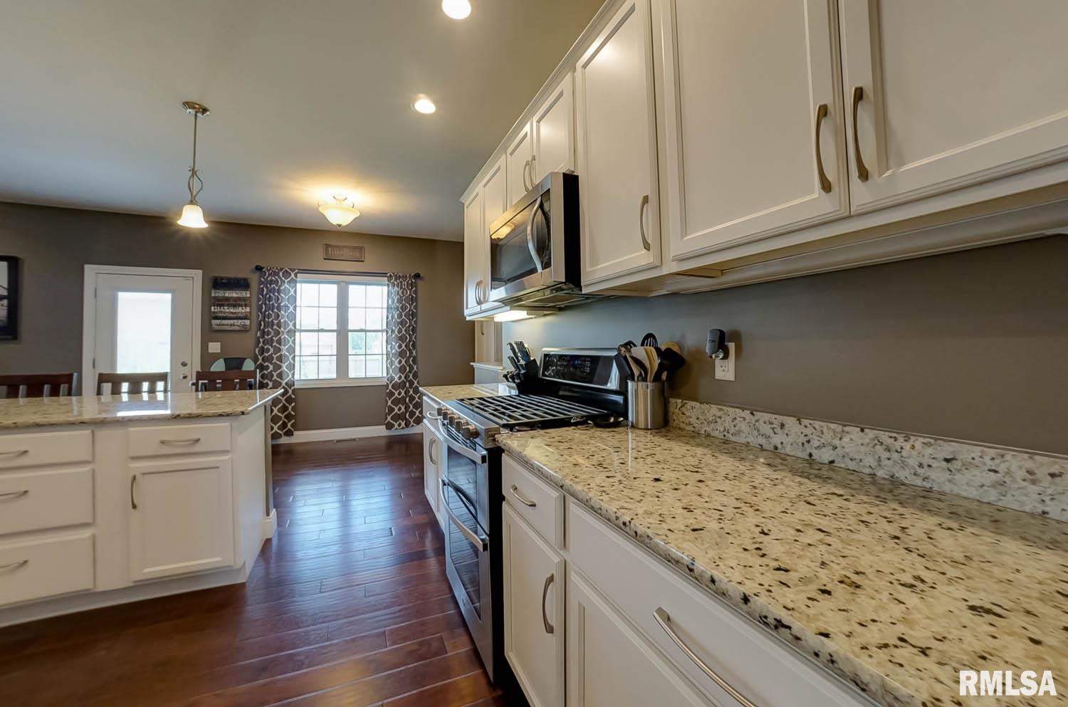 530 Waterwheel Drive Rochester, IL 62563 - Photo 16 of 47