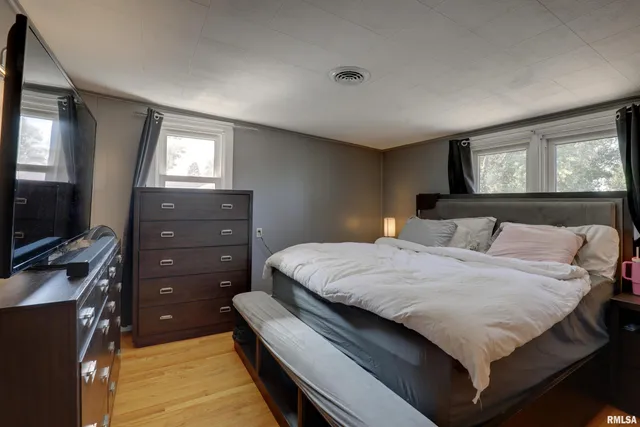 $235,000 | 1715 North 24th Street, Quincy, IL 62301