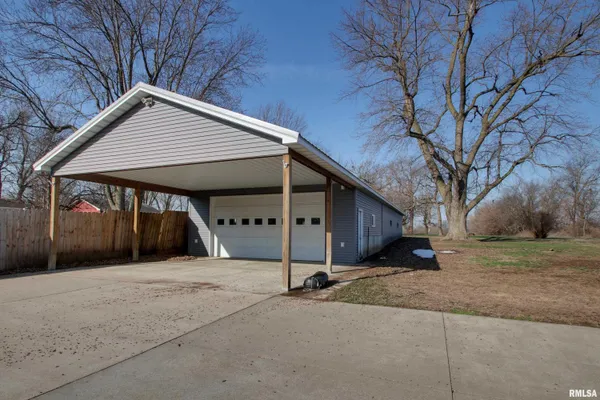 $225,000 | 1715 North 24th Street, Quincy, IL 62301