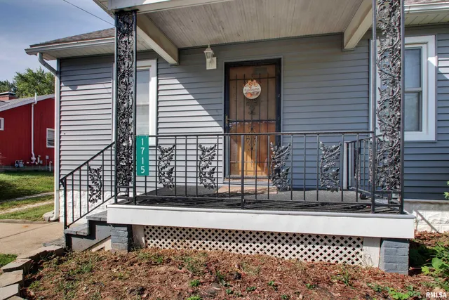 $235,000 | 1715 North 24th Street, Quincy, IL 62301