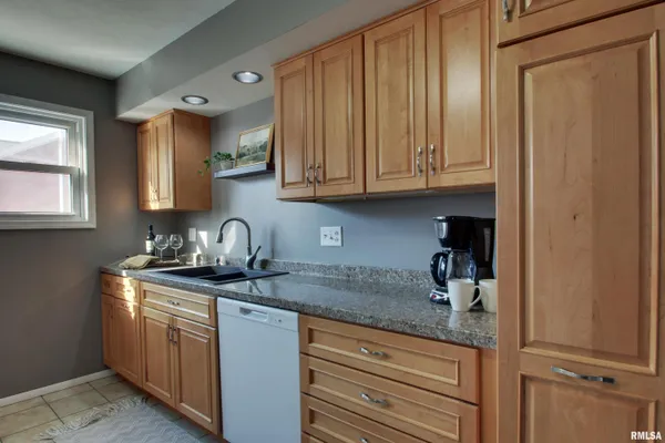 $225,000 | 1715 North 24th Street, Quincy, IL 62301