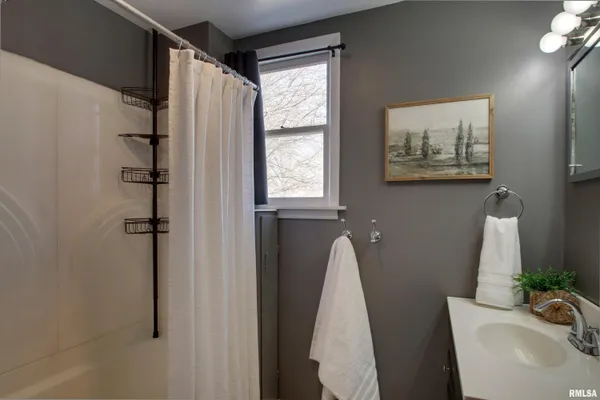 $225,000 | 1715 North 24th Street, Quincy, IL 62301