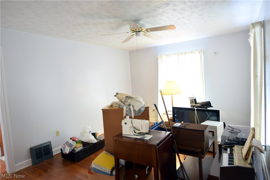 1633 Stillwagon Road Southeast Warren, OH 44484 - Photo 16 of 35 Gallery Image 16
