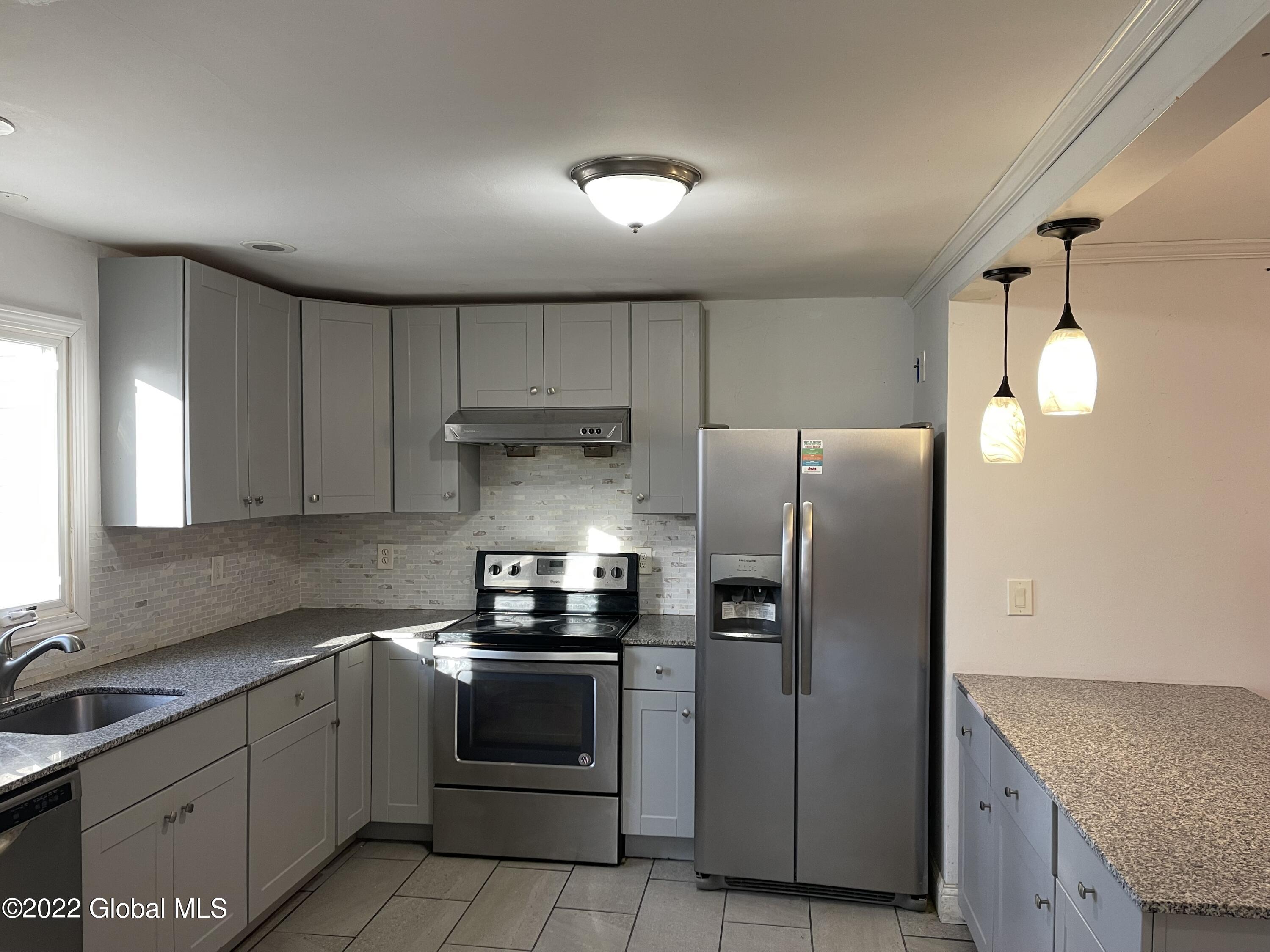 1369 Balltown Road Niskayuna, NY 12309 - Photo 4 of 17 IMG_3662