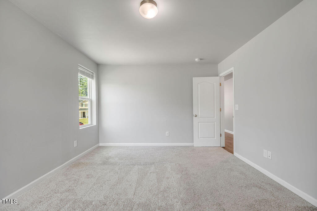 221 Hallow Oak Street Spring Lake, NC 28390 - Photo 11 of 19 NKZ_1703