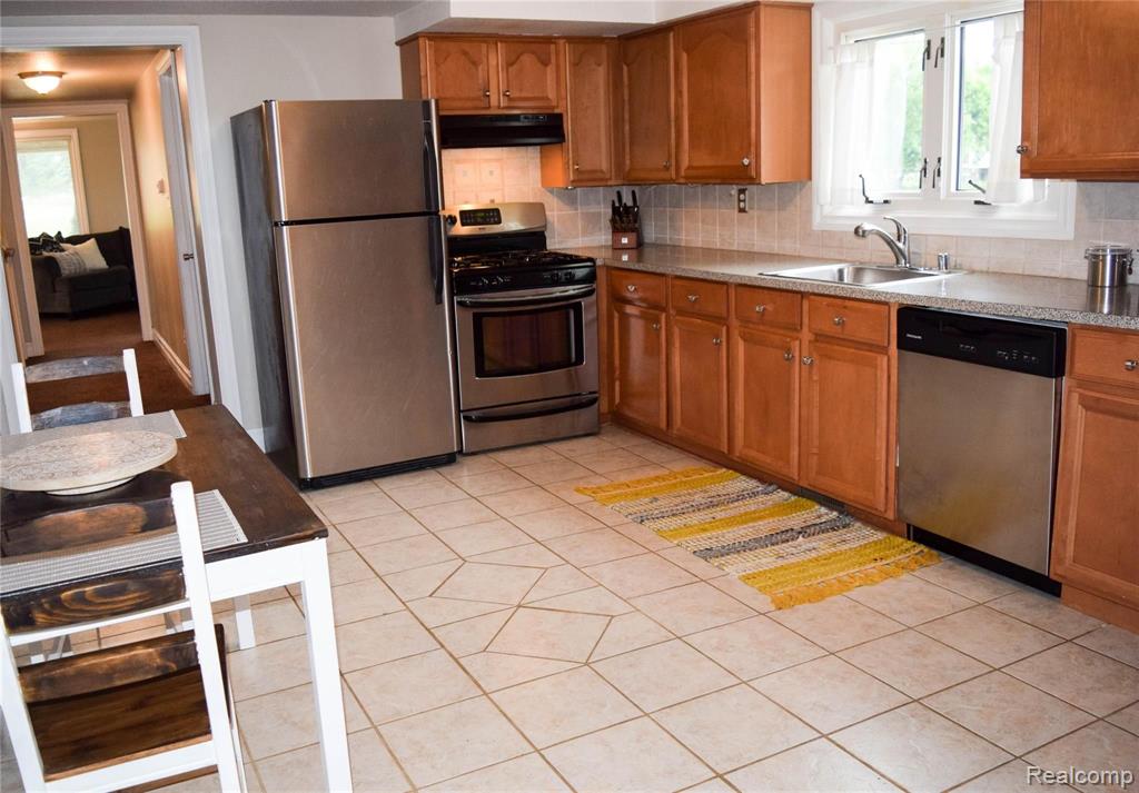 28295 Waltz Road New Boston, MI 48164 - Photo 20 of 36 Gallery Image 20