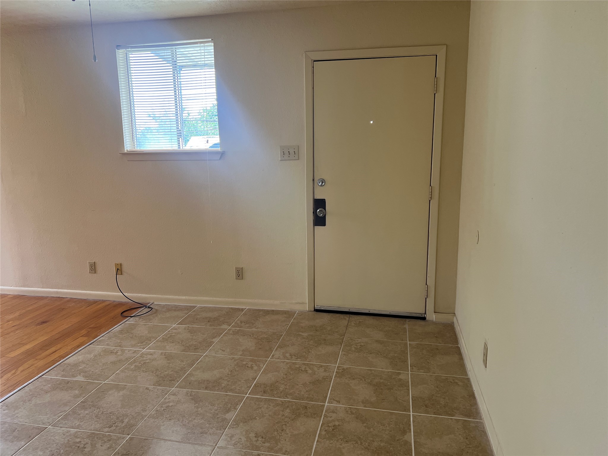 1201 Gillette Street, Unit 4 Houston, TX 77019 - Photo 11 of 12 an empty room with windows and closet