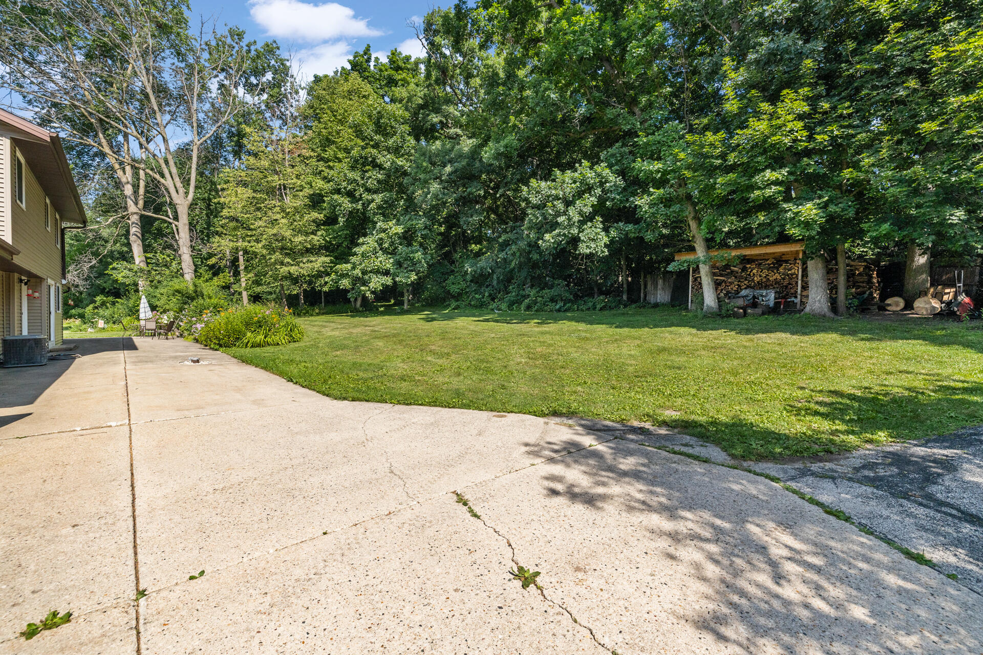 W250S4461 Center Road Waukesha, WI 53189 - Photo 11 of 36 Back patio