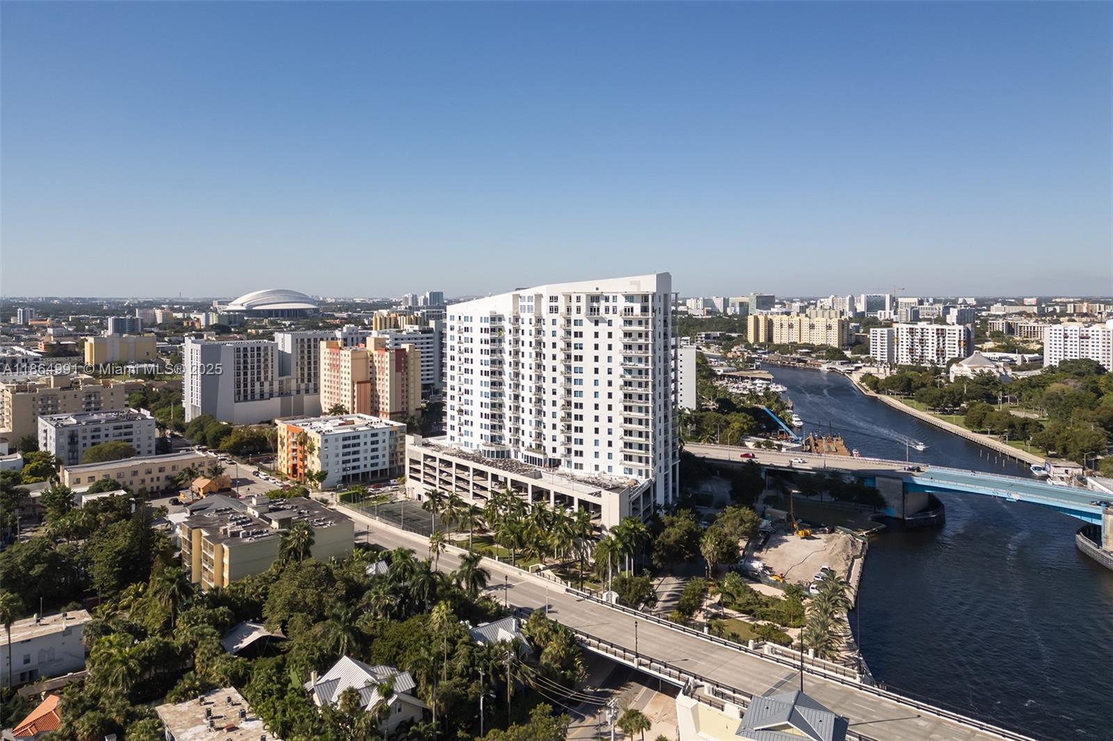 Riverside Miami, FL 33130 - Photo 18 of 20 a view of a city with tall buildings