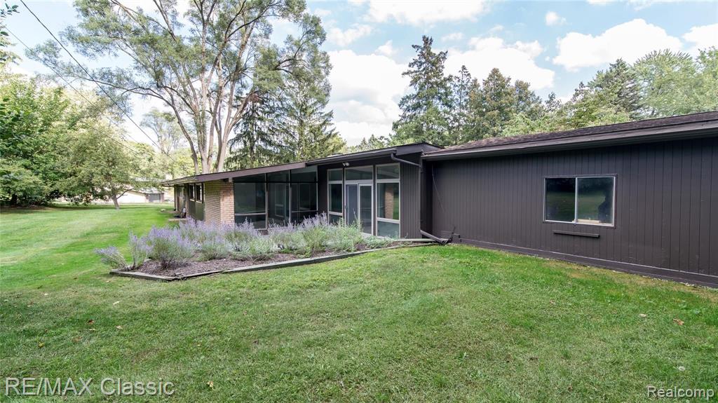 29726 Highmeadow Road Farmington Hills, MI 48334 - Photo 17 of 52
