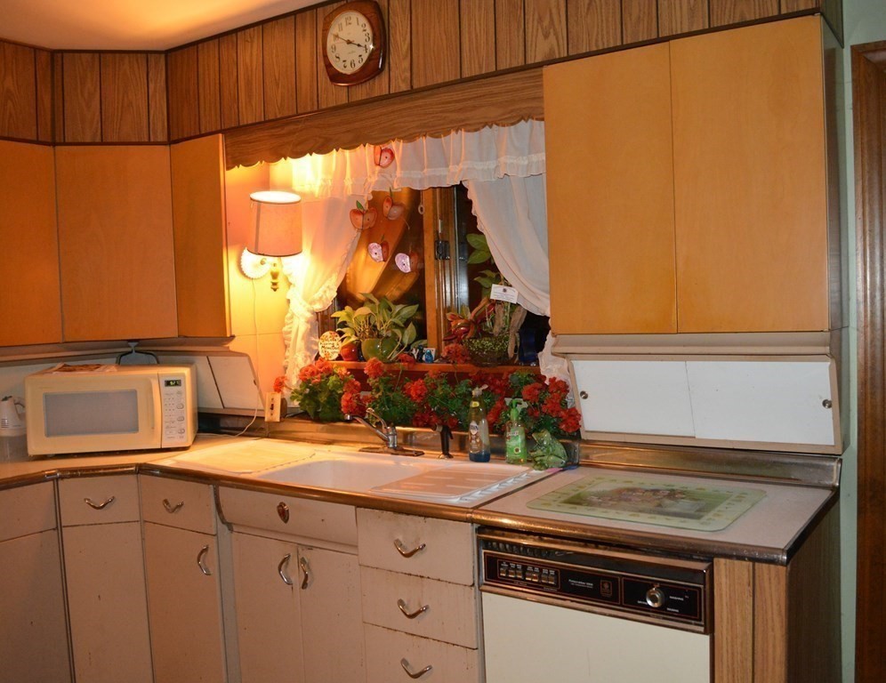 612 Spring Street Athol, MA 01331 - Photo 10 of 32 Gallery Image 10