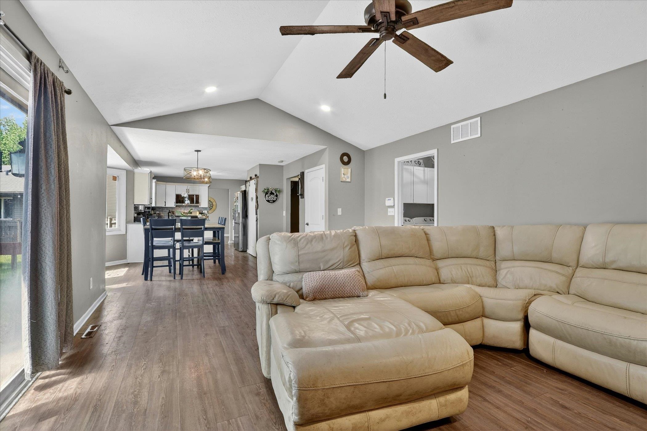 3296 North Trainer Road Rockford, IL 61114 - Photo 8 of 51