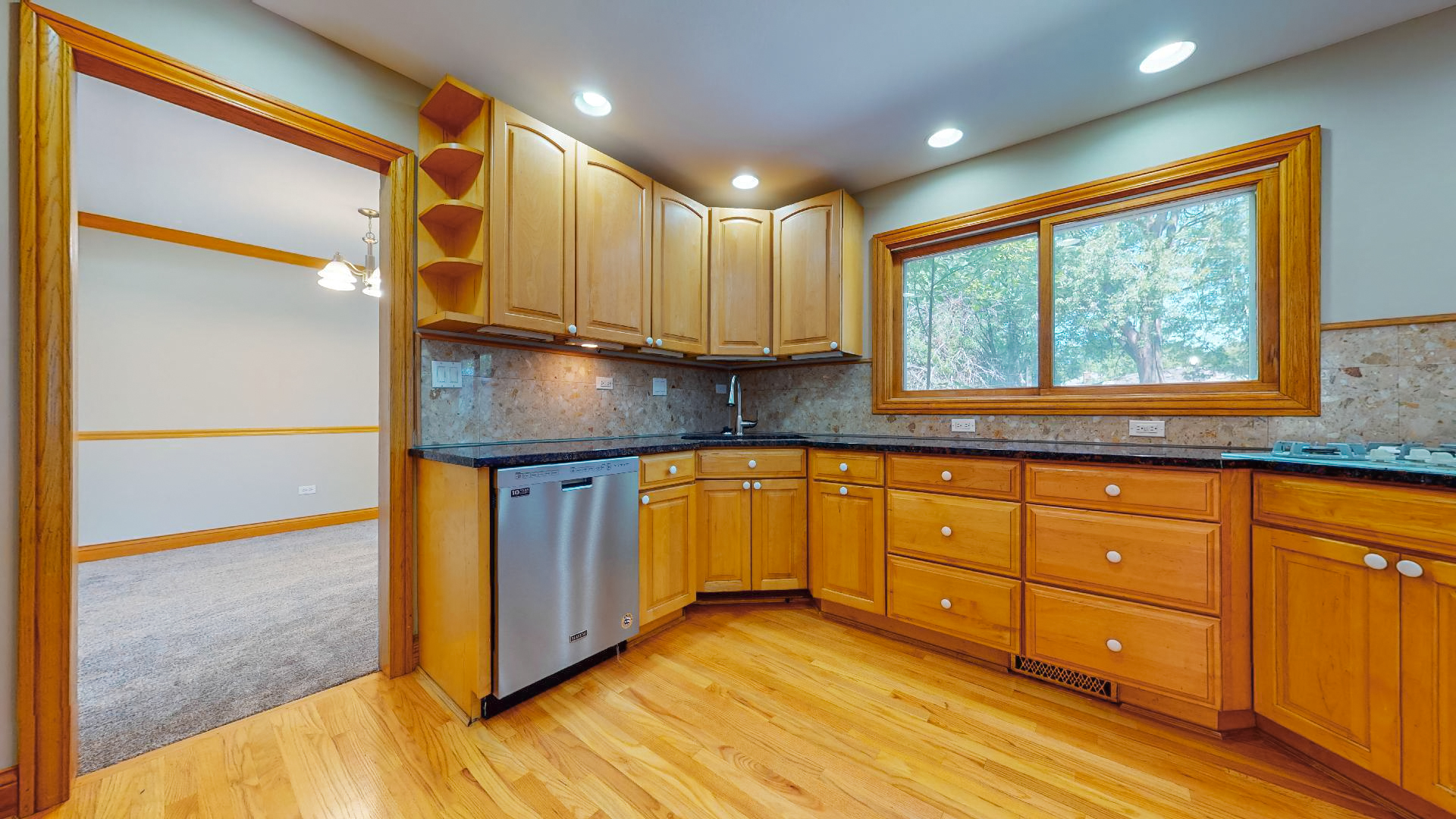 925 East Bailey Road Naperville, IL 60565 - Photo 8 of 36