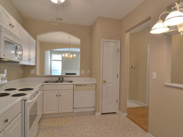 7339 Ridge Edge Court, Unit D Florence, KY 41042 - Photo 4 of 21 Gallery Image 4