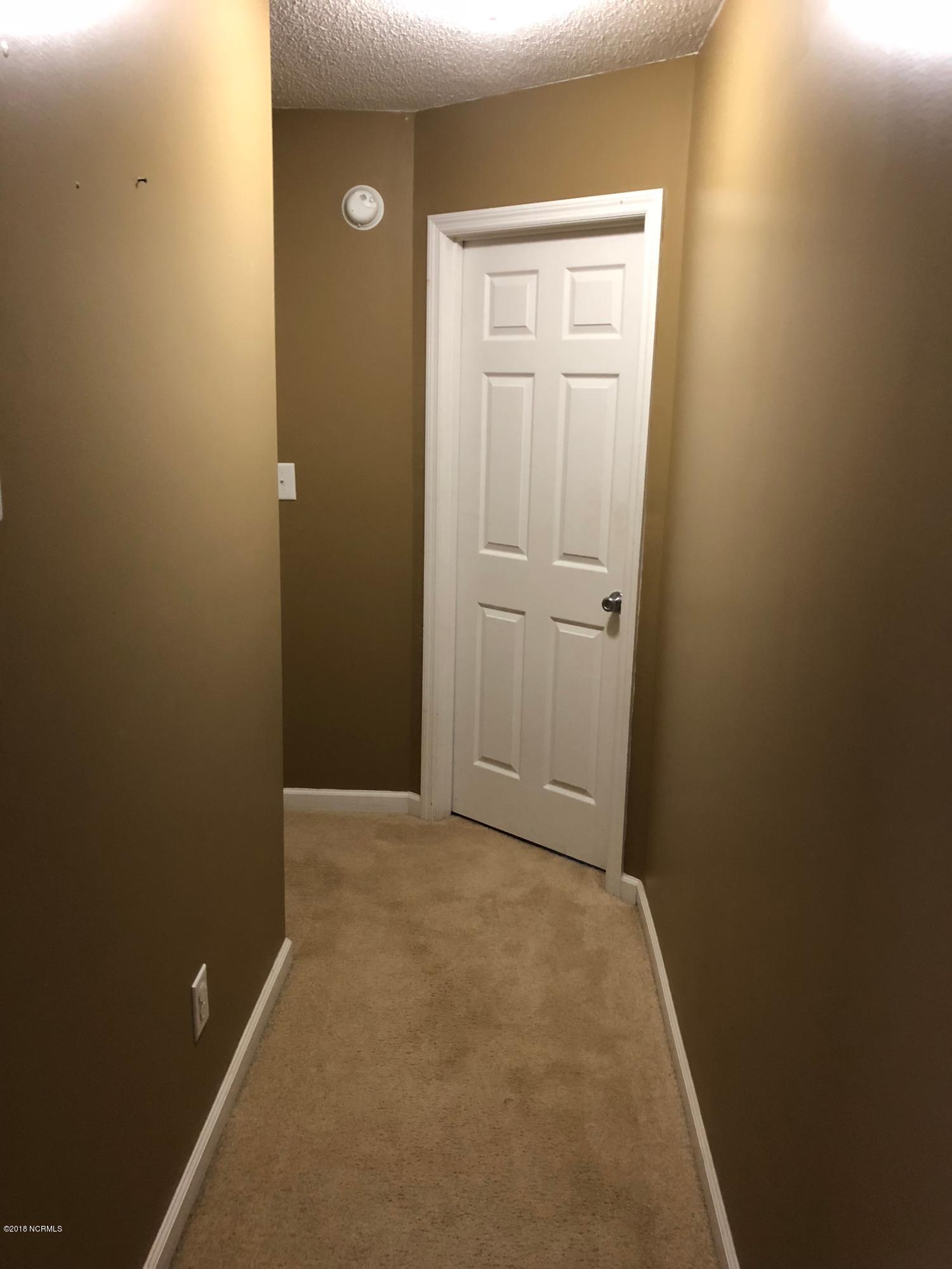 108 Gamble Way Hubert, NC 28539 - Photo 8 of 26 Hallway