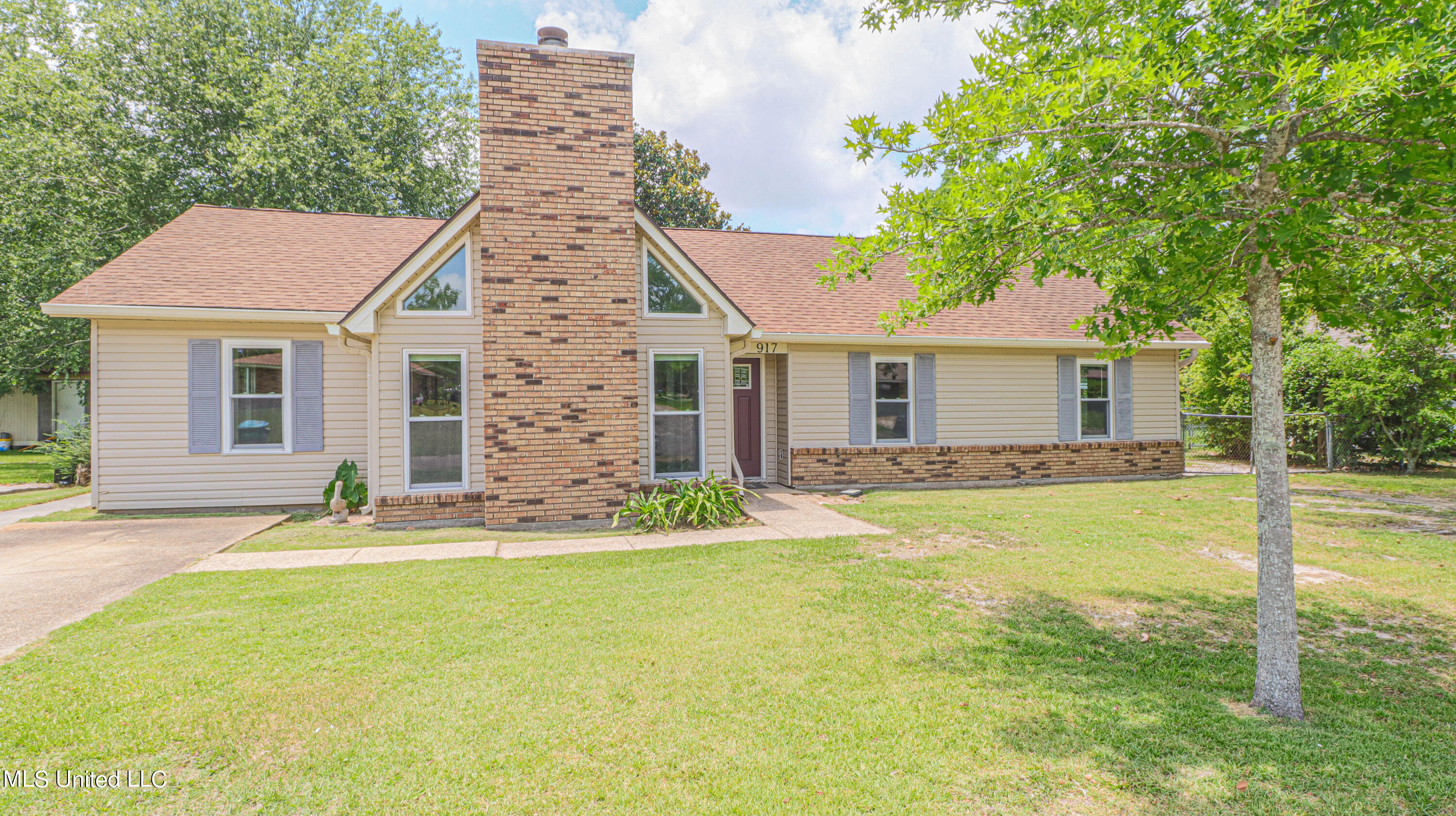 917 Hemlock Road Gulfport, MS 39503 - Photo 1 of 20 917 Hemlock-100001