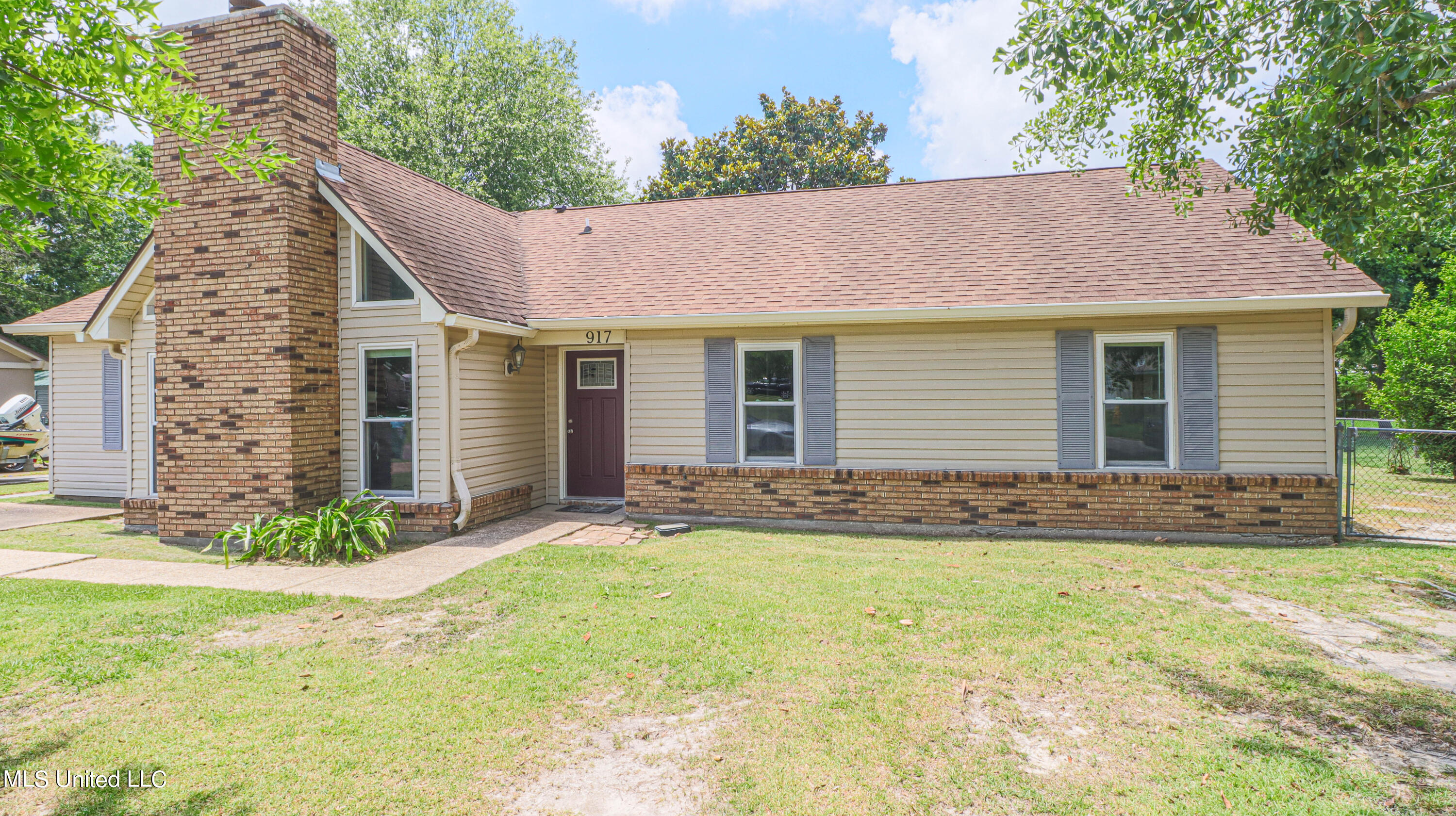 917 Hemlock Road Gulfport, MS 39503 - Photo 2 of 20 917 Hemlock-100000