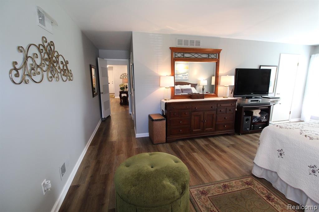 31775 Ridgeside Drive, Unit 2 Farmington Hills, MI 48334 - Photo 57 of 90