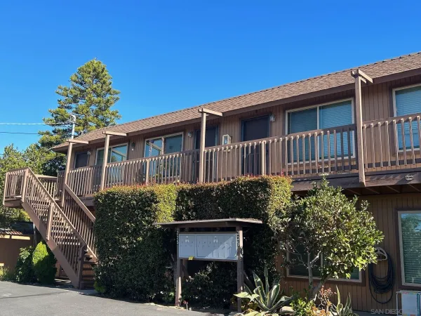 $2,000 | 225 Melrose Avenue, Unit 1, Encinitas, CA 92024