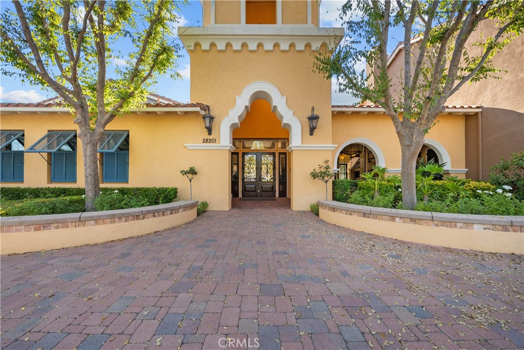 23815 Balsa Court Valencia, CA 91354 - Photo 23 of 35 community area