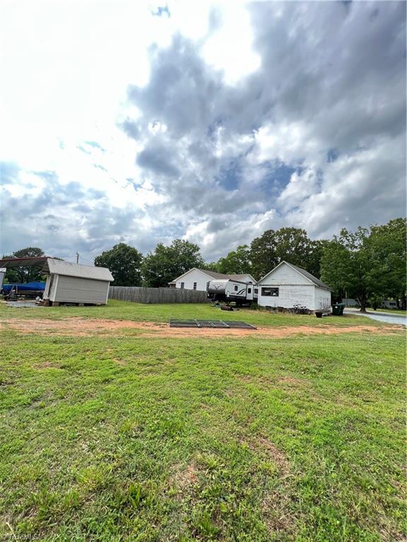 490 Frank Fleer Road Lexington, NC 27292 - Photo 11 of 50 Gallery Image 11