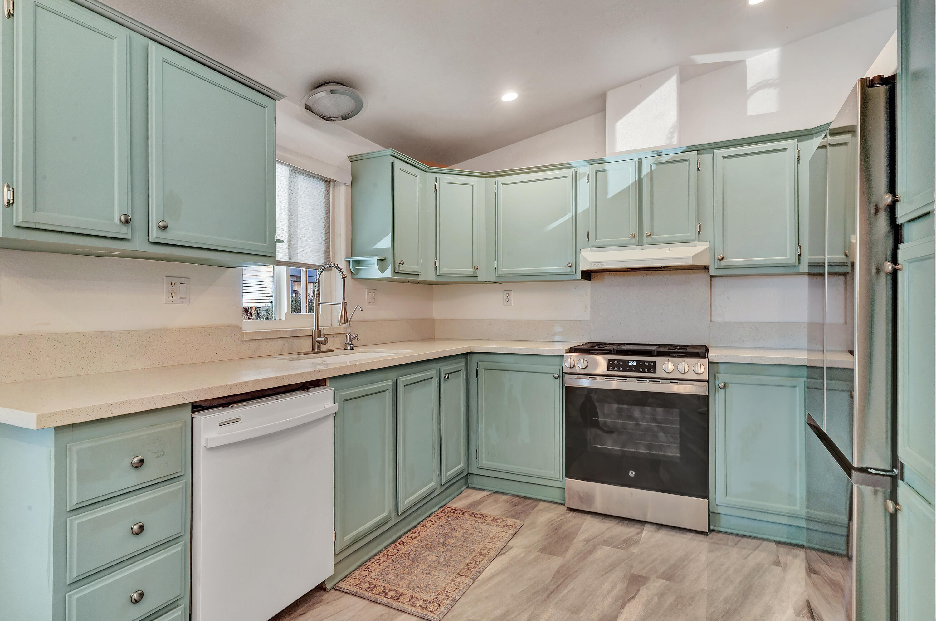 18070 Langlois Road, Unit 225 Desert Hot Springs, CA 92241 - Photo 17 of 25 Kitchen