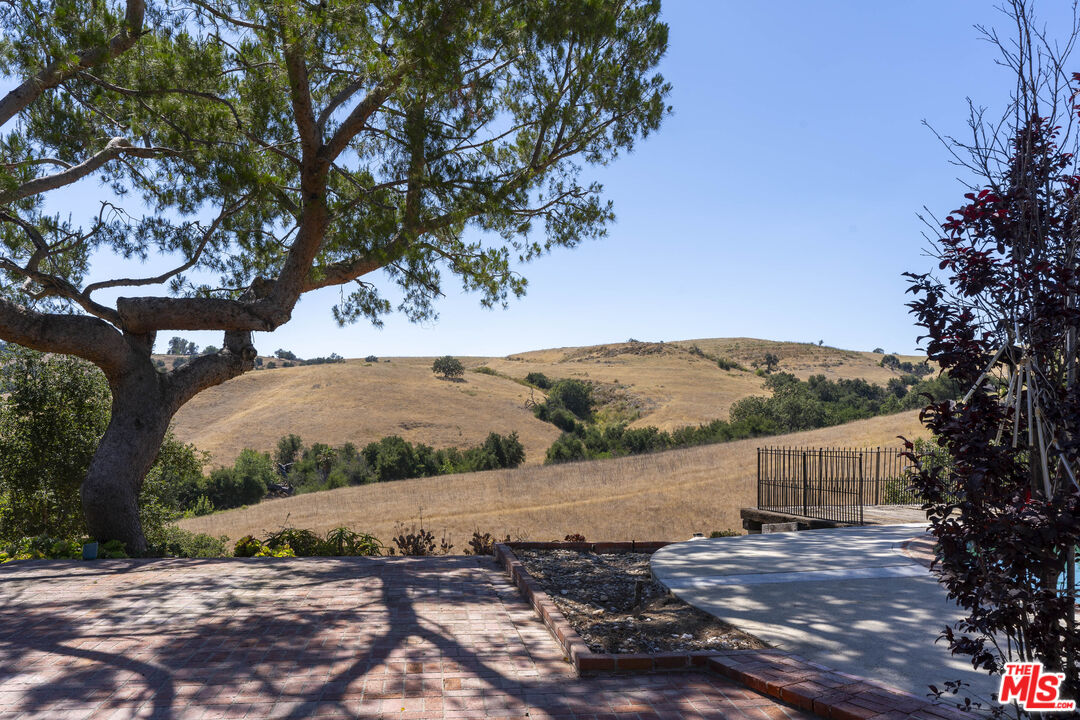 24962 Eldorado Meadow Road Hidden Hills, CA 91302 - Photo 4 of 19