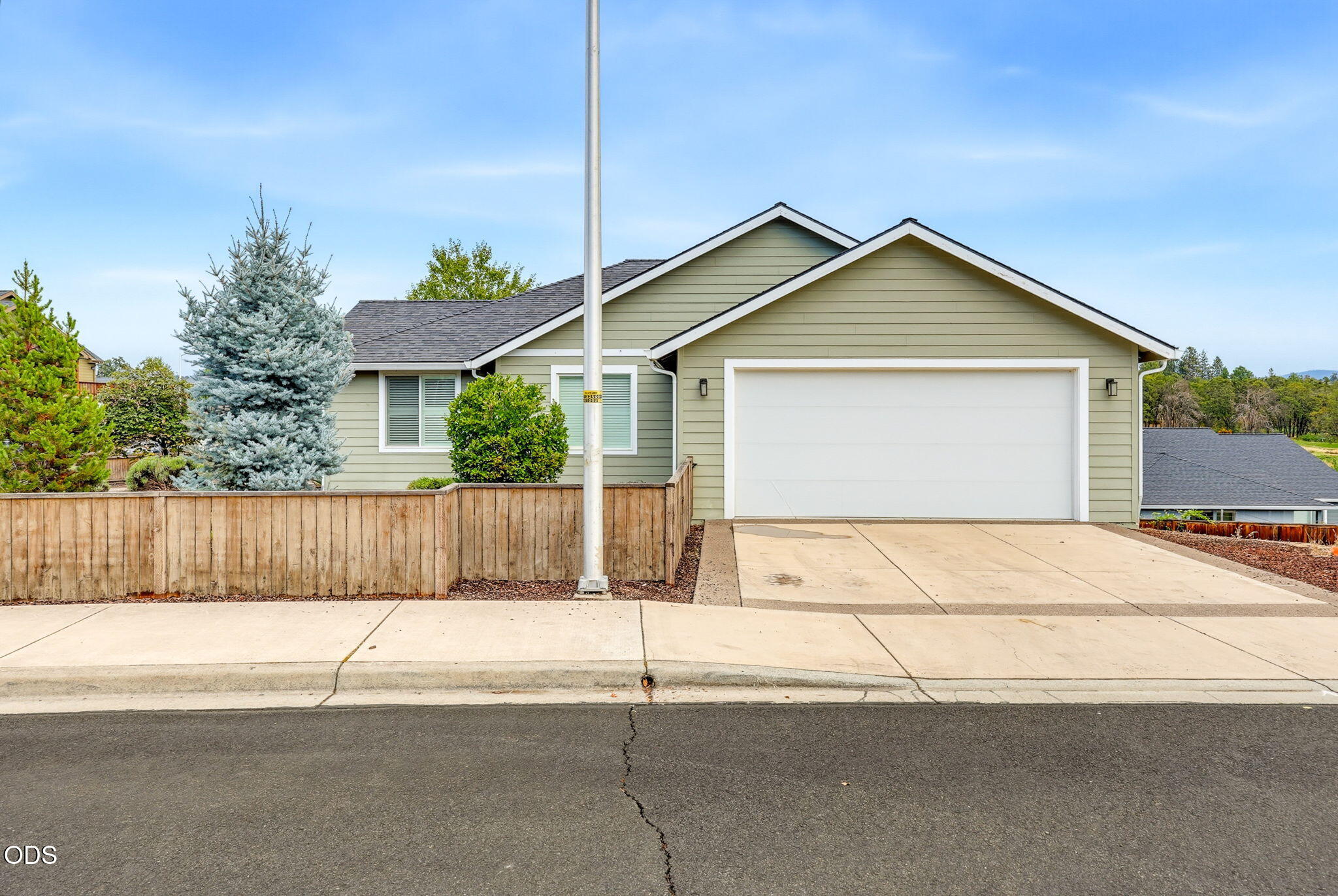 417 Echo Way Eagle Point, OR 97524 - Photo 13 of 55 Gallery Image 13