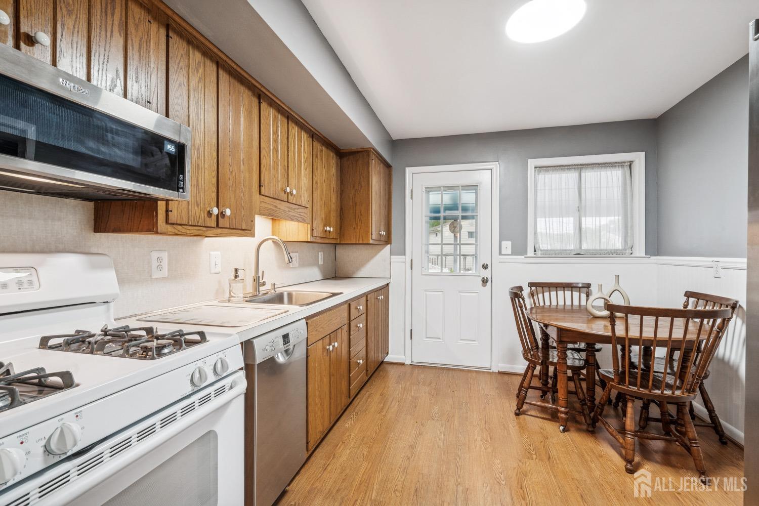 12 Aster Road Hamilton, NJ 08690 - Photo 9 of 37