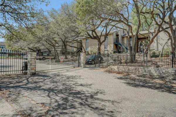 $899 | 3018 South 1st Street, Unit 110, Austin, TX 78704