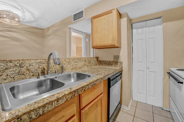 $899 | 3018 South 1st Street, Unit 110, Austin, TX 78704