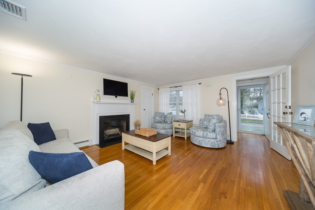 46 Parish Road, Unit 46 Needham, MA 02494 - Photo 3 of 24