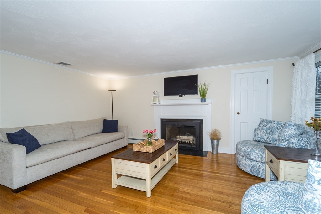 46 Parish Road, Unit 46 Needham, MA 02494 - Photo 4 of 24