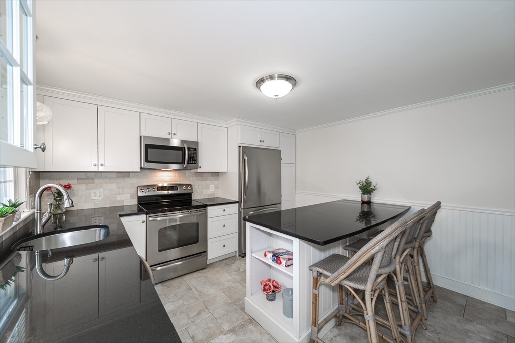 46 Parish Road, Unit 46 Needham, MA 02494 - Photo 6 of 24