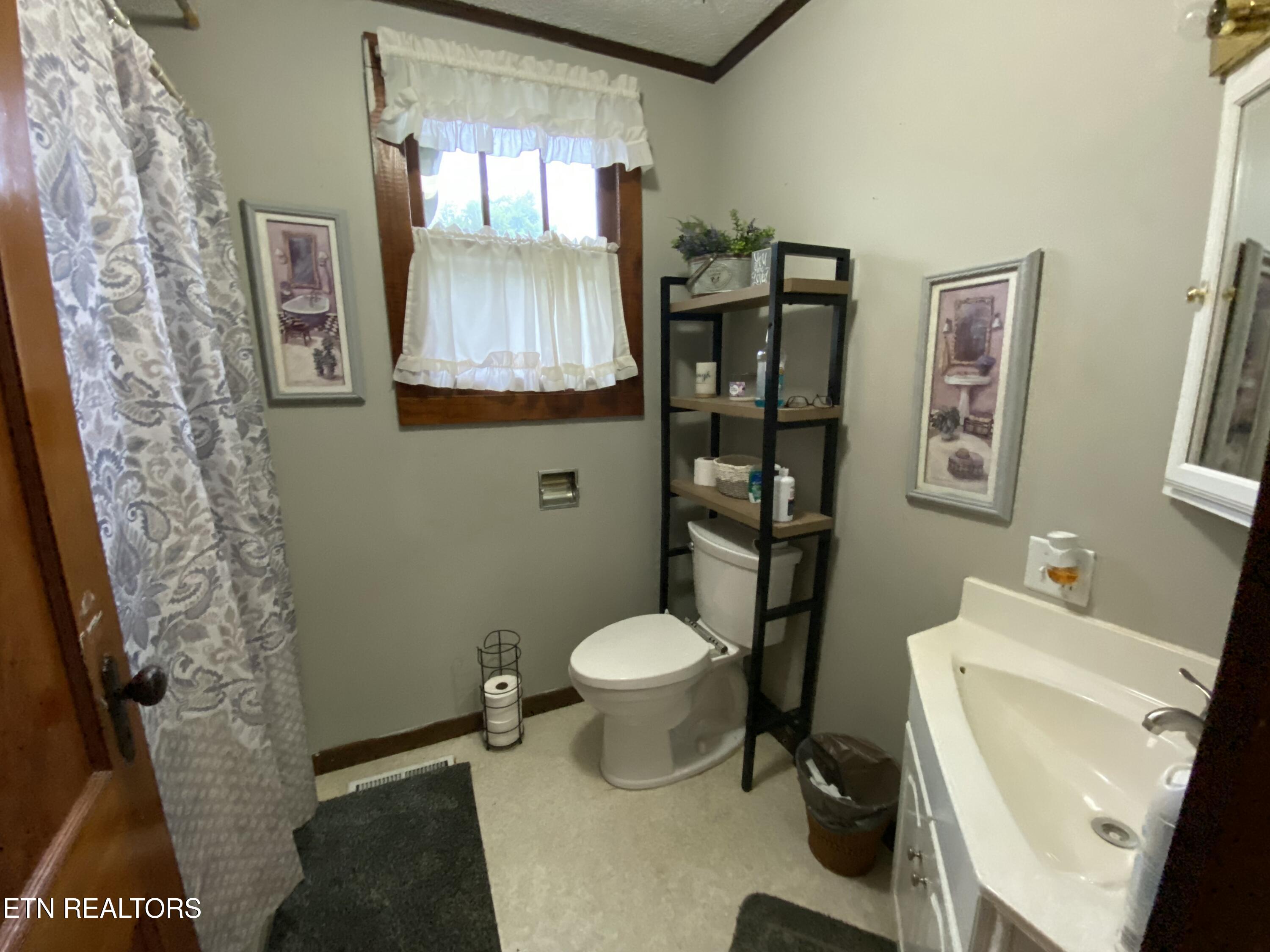 117 Cedar Valley Road Sweetwater, TN 37874 - Photo 12 of 28 AFE4533F-1F98-4407-A2D4-3EF5A42BA828