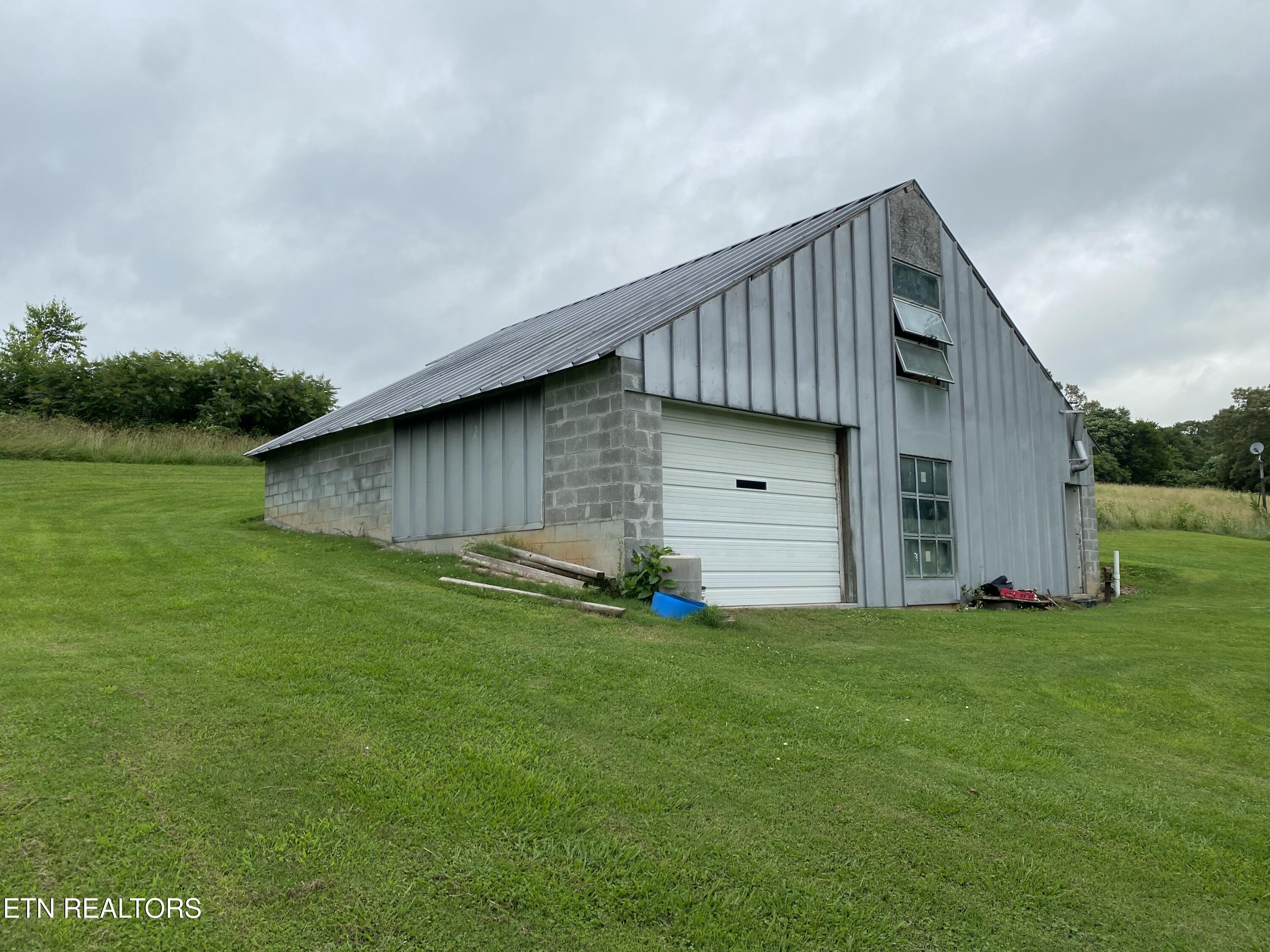 117 Cedar Valley Road Sweetwater, TN 37874 - Photo 21 of 29 540BBE0B-7EC7-4403-8B0E-EE3CD2C2BDAD