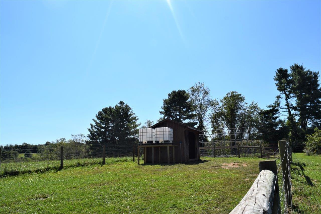 1745 Hunters Ridge Road Hillsville, VA 24343 - Photo 34 of 39 32