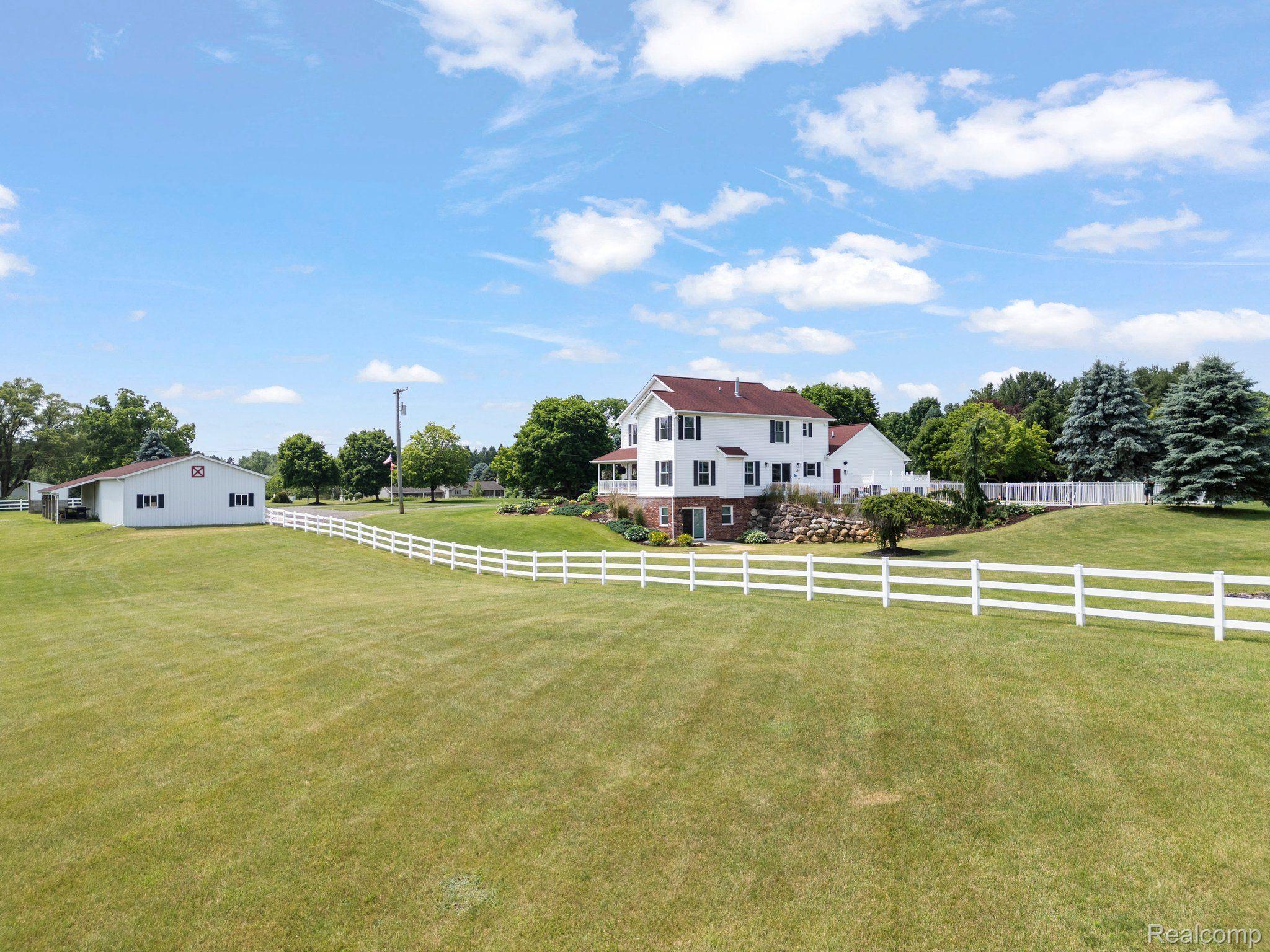 3310 Middle Road Highland, MI 48357 - Photo 22 of 45 Pasture, nice property, composite fencing