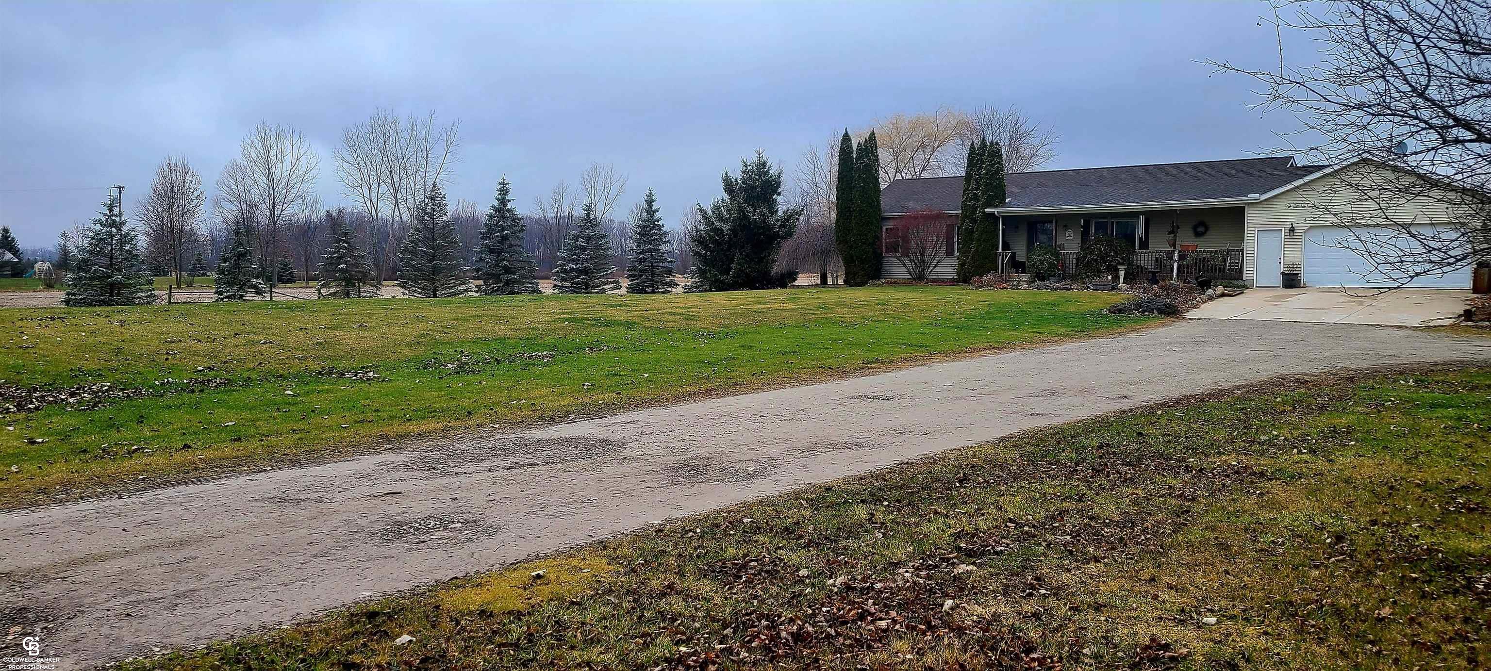 15090 Almont Road Allenton, MI 48002 - Photo 3 of 69 Gallery Image 3