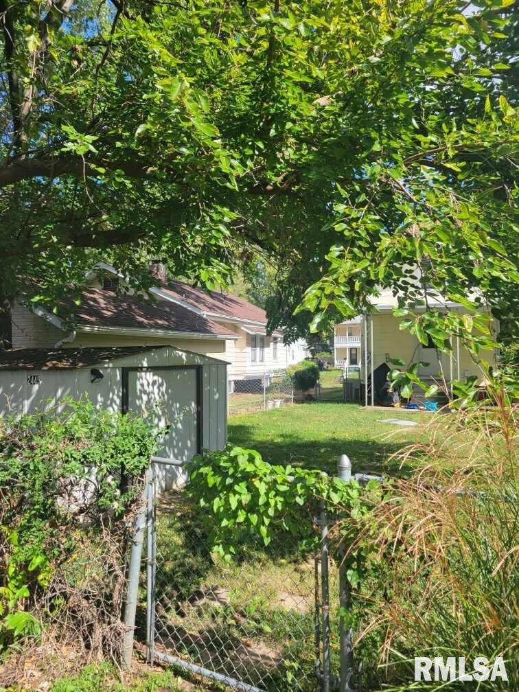 2449 South 9th Street Springfield, IL 62703 - Photo 4 of 50