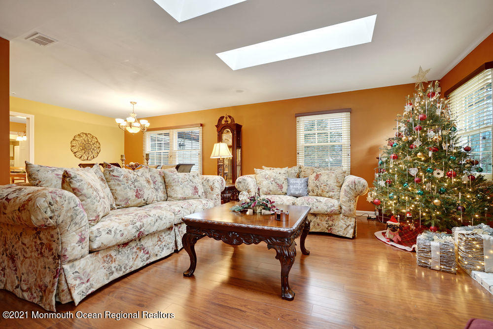 7 Fairview Road Marlboro, NJ 07746 - Photo 11 of 52 019_dsc02342-dsc02346