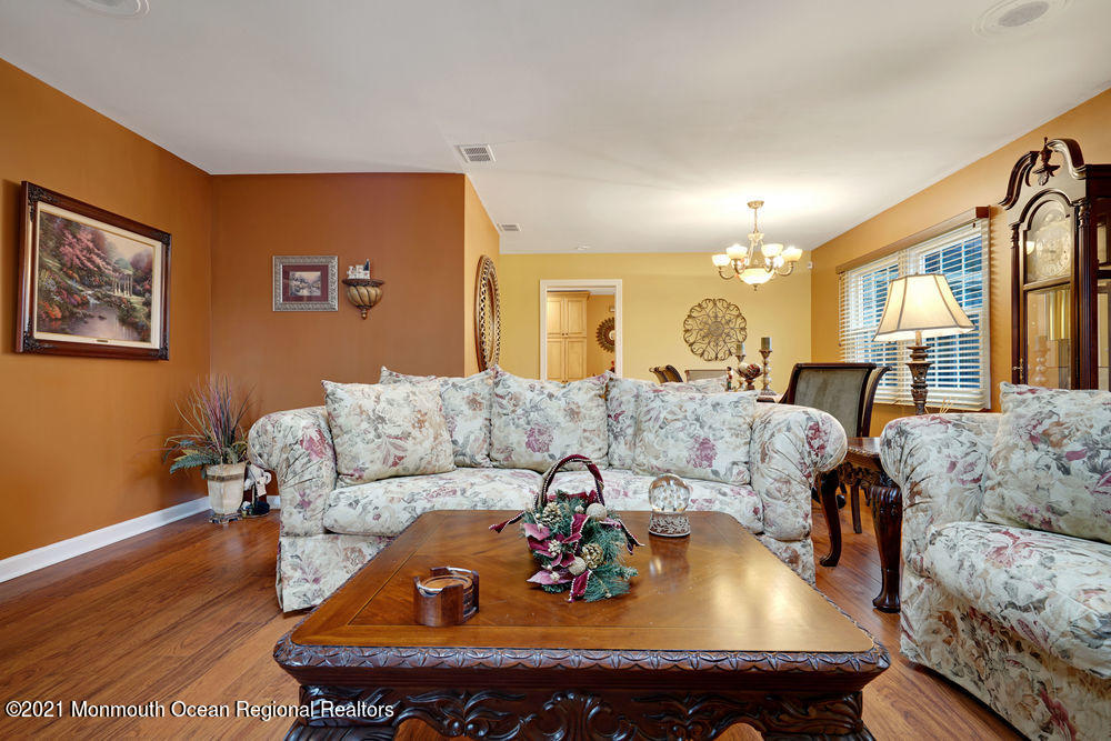 7 Fairview Road Marlboro, NJ 07746 - Photo 14 of 52 023_dsc02362-dsc02366