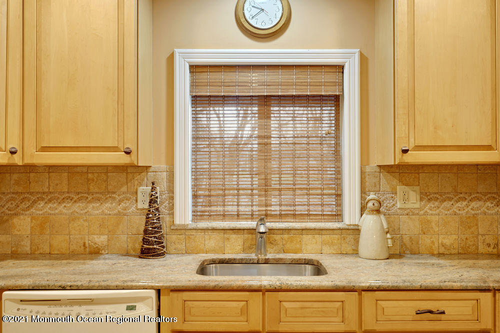 7 Fairview Road Marlboro, NJ 07746 - Photo 21 of 52 031_dsc02432-dsc02436