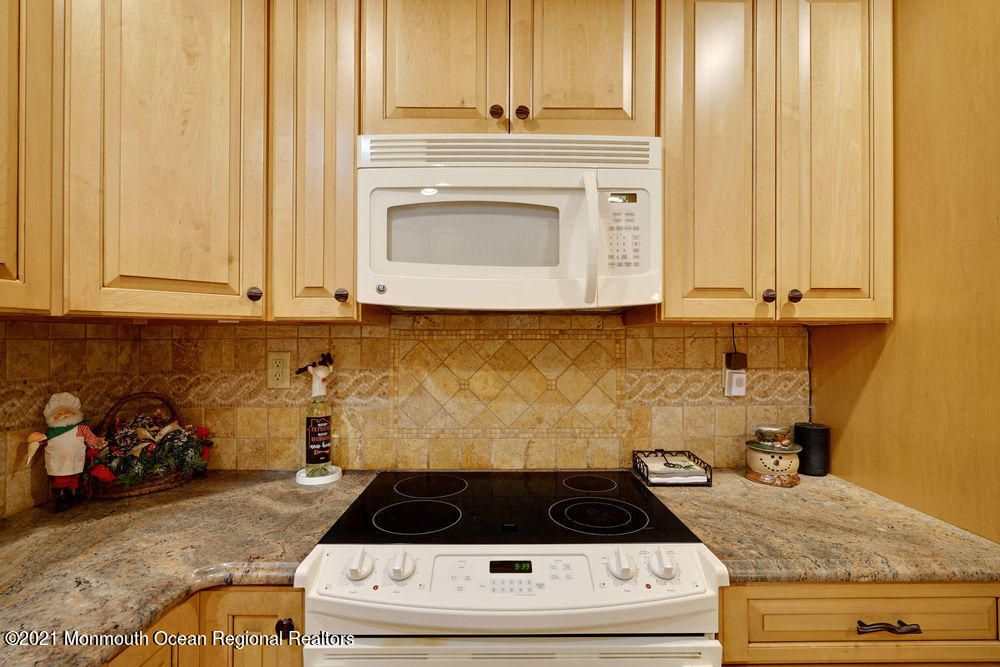 7 Fairview Road Marlboro, NJ 07746 - Photo 23 of 52 033_dsc02447-dsc02451